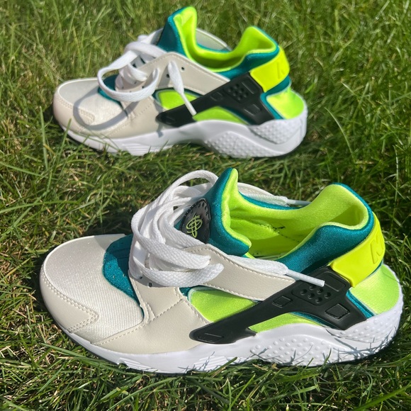 Big kid Nike Huarache Run - Picture 1 of 6